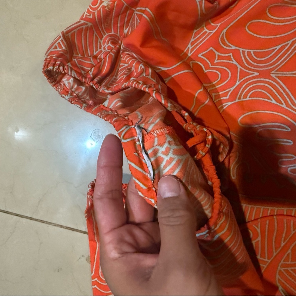 Manuheali’i dress - Picture 2 of 2